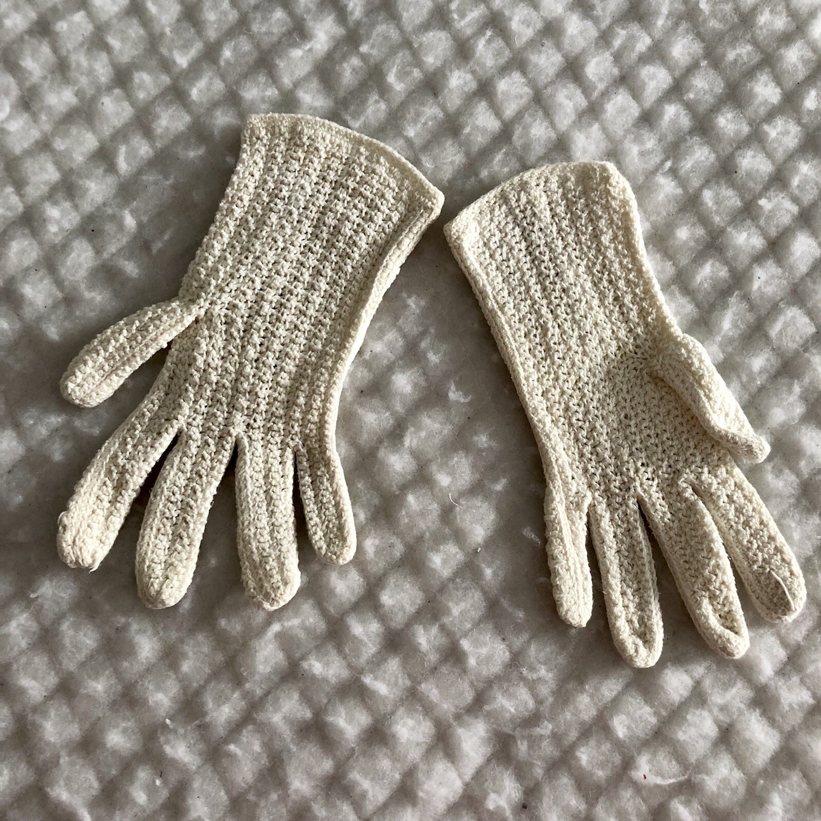 Vintage Women’s Hand Gloves Crochet Knit White Cr… - image 8