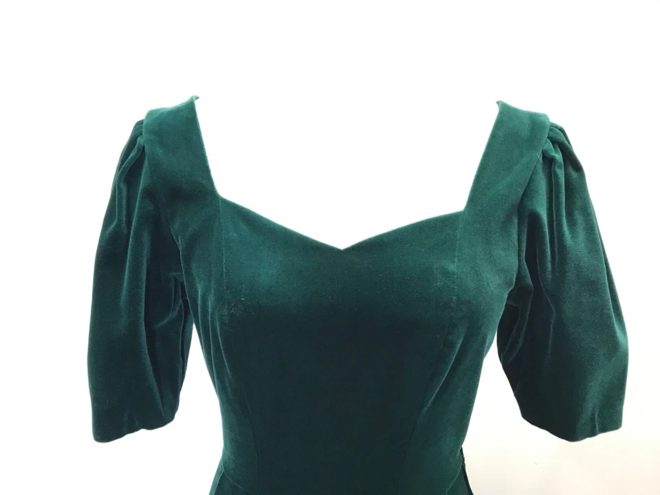 Vintage Laura Ashley Velvet Dress - Size 8 Emerald Green Sweetheart Neck 50s - Image 2 of 4