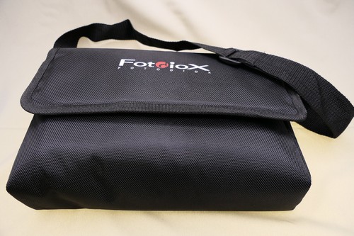 Fotodiox Radius mini panneau lumineux LED incurvé avec accessoires - Photo 4 sur 5