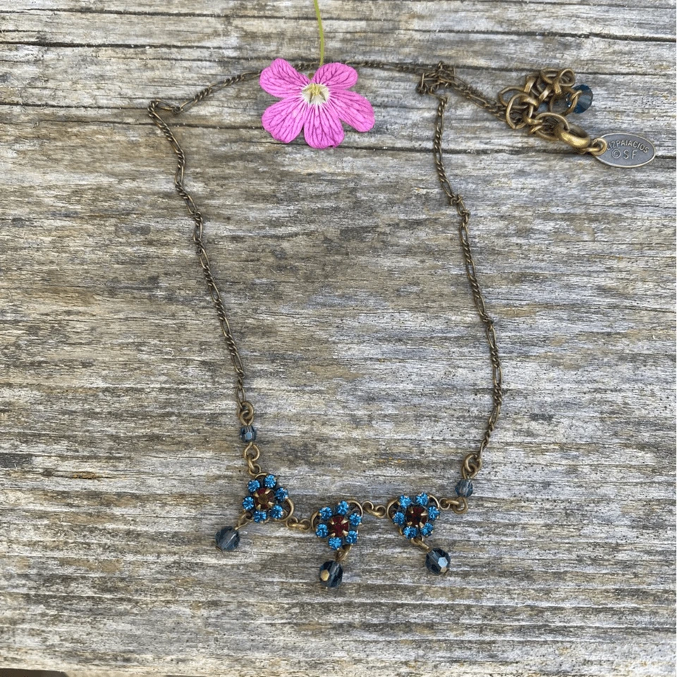 Collar Triple Flor Cristal Swarovski Azul y Rojo Liz Paiacios. Usado en excelente estado! Foto 4 de 4