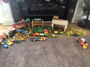 Lot-Of-Vintage-Fisher-Price-Little-People-School-House-Neighborhood-Toys-Antique