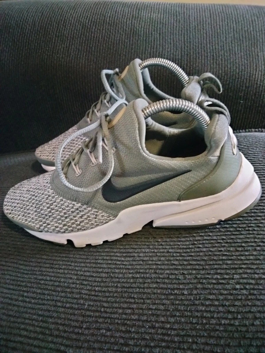 Nike trainers deals presto fly