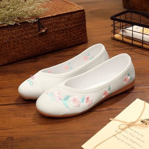 Ancient Women Embroidered Cloth Shoes Chinese Old Beijing Hanfu Dance Shoes - Picture 5 of 7