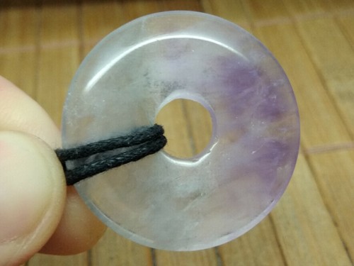 Donut AMETHYSTE 30 mm + cordon reglable pendentif lithotherapie reiki collier - Imagen 3 de 3