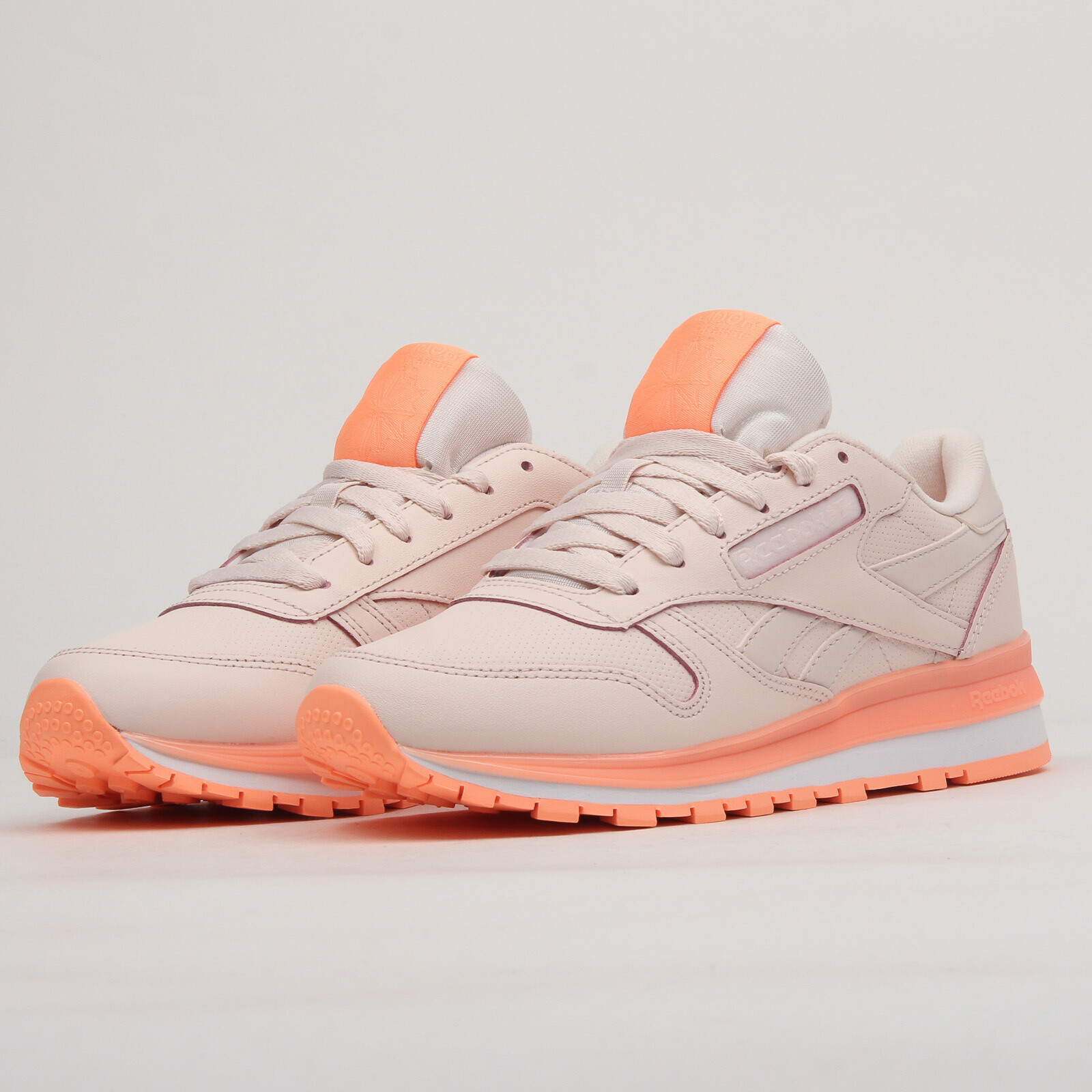 Reebok Classic Leather W pale Rosa sunglow Weiß EU 38, Frauen, Rosa, DV8761 Reebok Reebok Reebok Classic Leather W pale Rosa sunglow Weiß EU 38, Frauen, Rosa, DV8761 präsentiert die neuesten High Street Fashion
