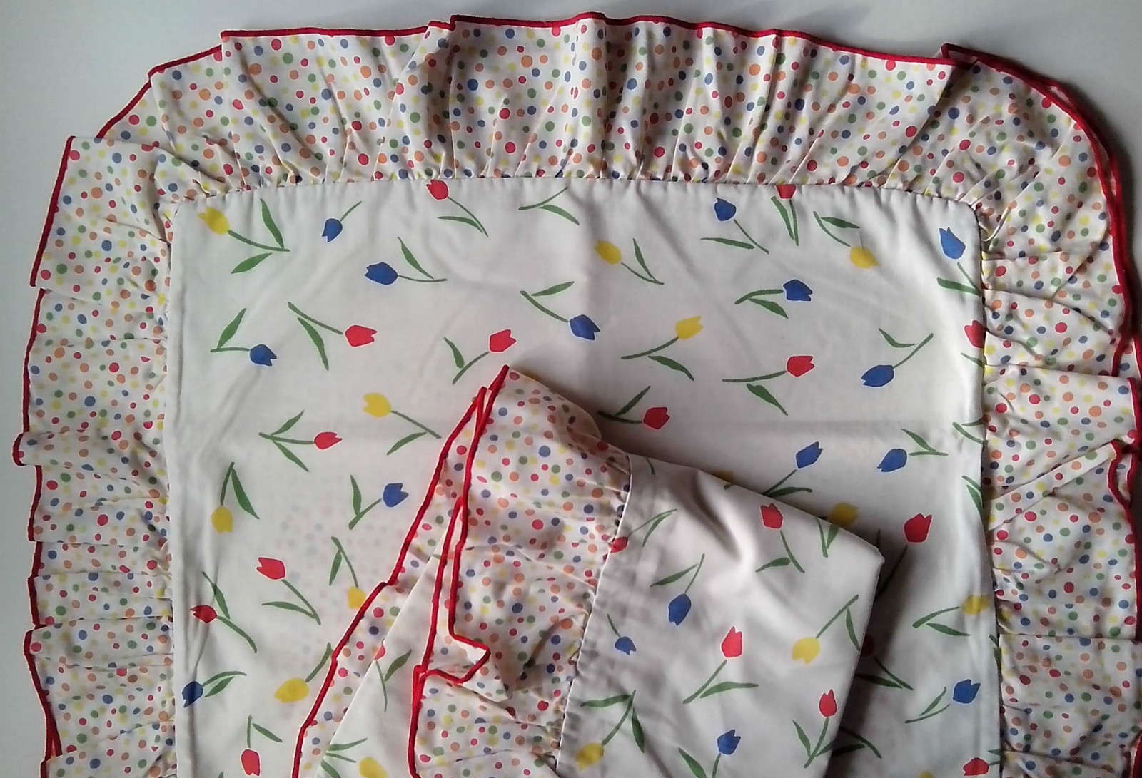 Vintage bedroom set – Curtains, Single duvet cover and two pillowcase (c) 1970 Vintage bedroom set – Curtains, Single duvet cover and two pillowcase (c) 1970