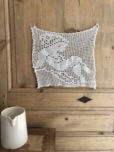 Vintage französisches Filet Spitze DECKCHEN Baumwolle PANEL napperon SILHOUETTE um 1950 - Bild 11 von 11