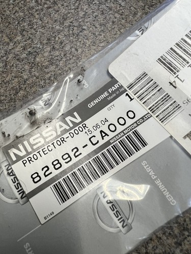 2003-2010 Nissan Murano Protector-Rear Door RH OEM 82892-CA000 / 3-C - Picture 2 of 2