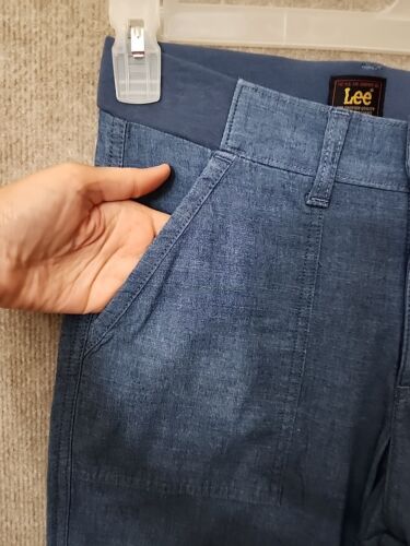 Lee Ultra Lux Comfort Flex-To-Go Cargo Capri Pant Womens 4 Chambray Blue NEW - Picture 8 of 15