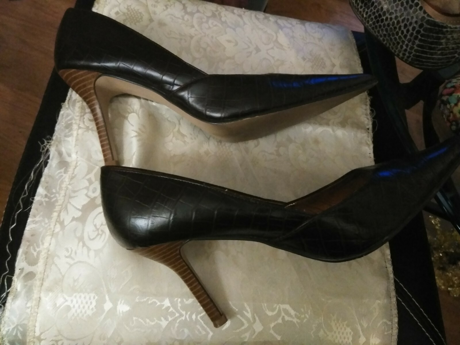Picture 2 of 5