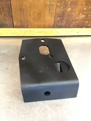 Alfa Romeo Spider • Original A/C Compressor Mounting Bracket. Used. KAR1226 - Picture 3 of 10