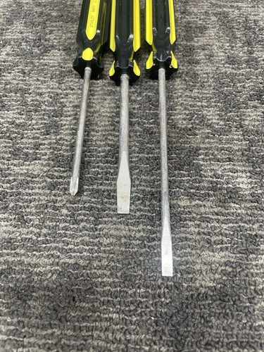 Vintage Set Of 3 Stanley Thrifty Screwdrivers - Picture 2 of 3