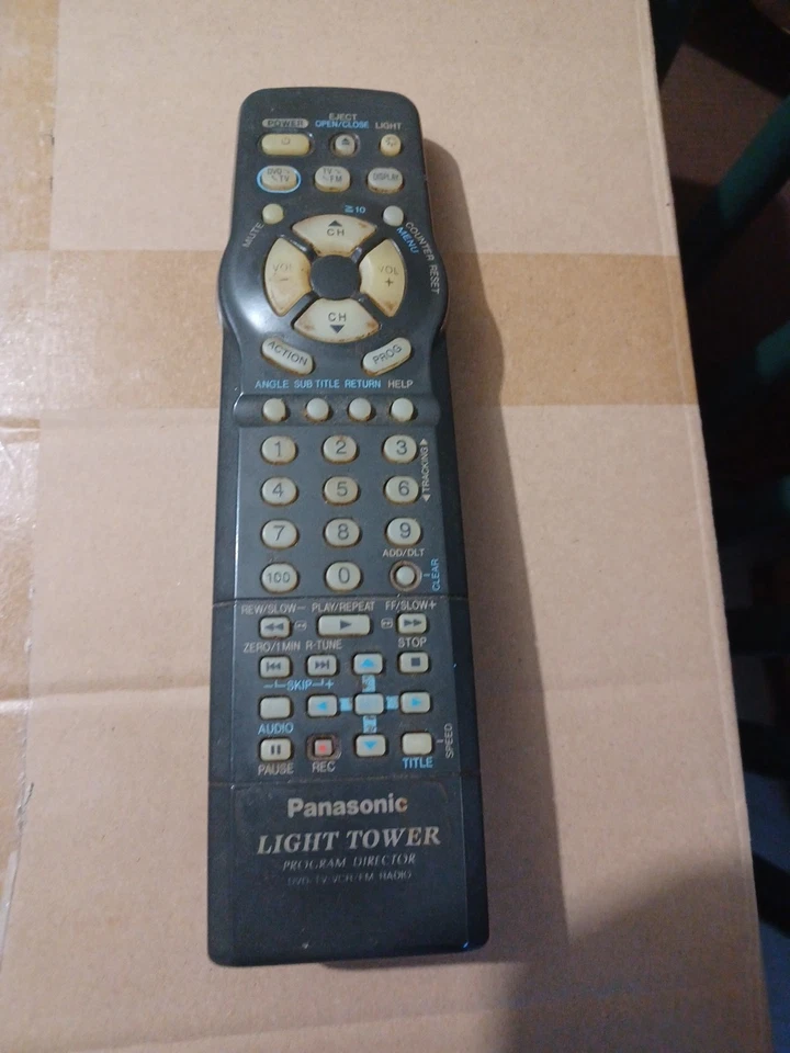 CENTRO DE ENTRETENIMIENTO DE MADERA BROYHILL 3 PIEZAS Foto 4 de 4