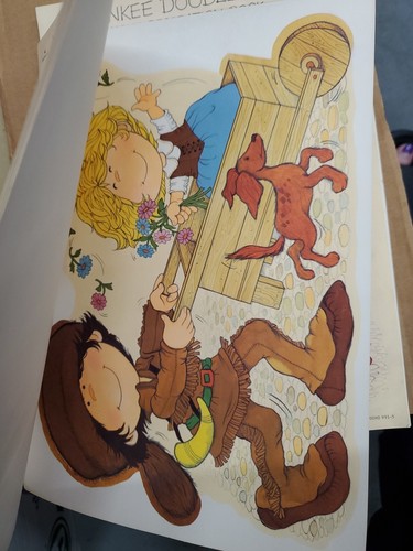 vintage hallmark yankee doodle days home decoration book. (Punch Outs) - Picture 7 of 8