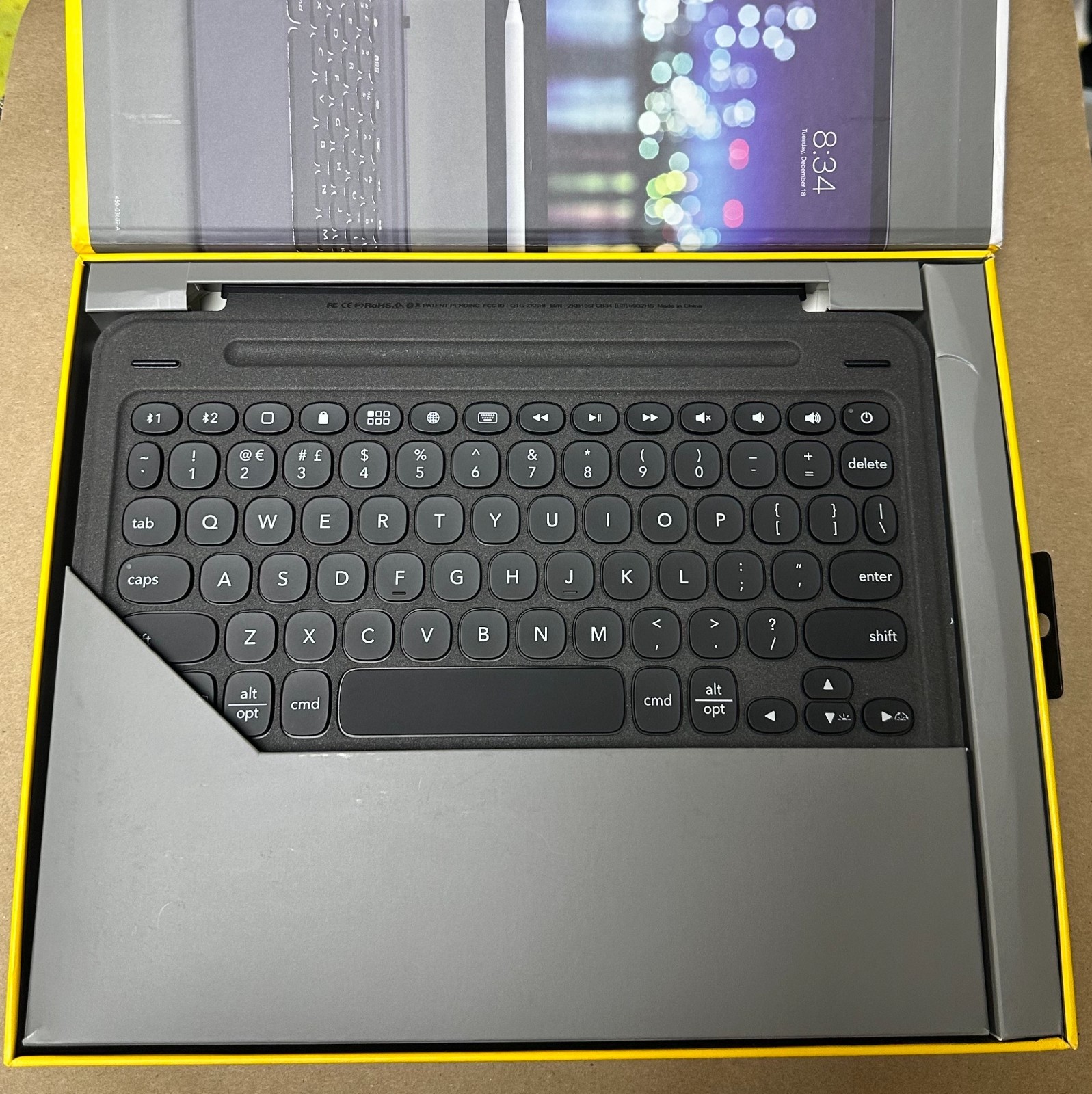 ZAGG Slim Book Go Keyboard Folio Case for Apple iPad Pro 11" Black - Open Box