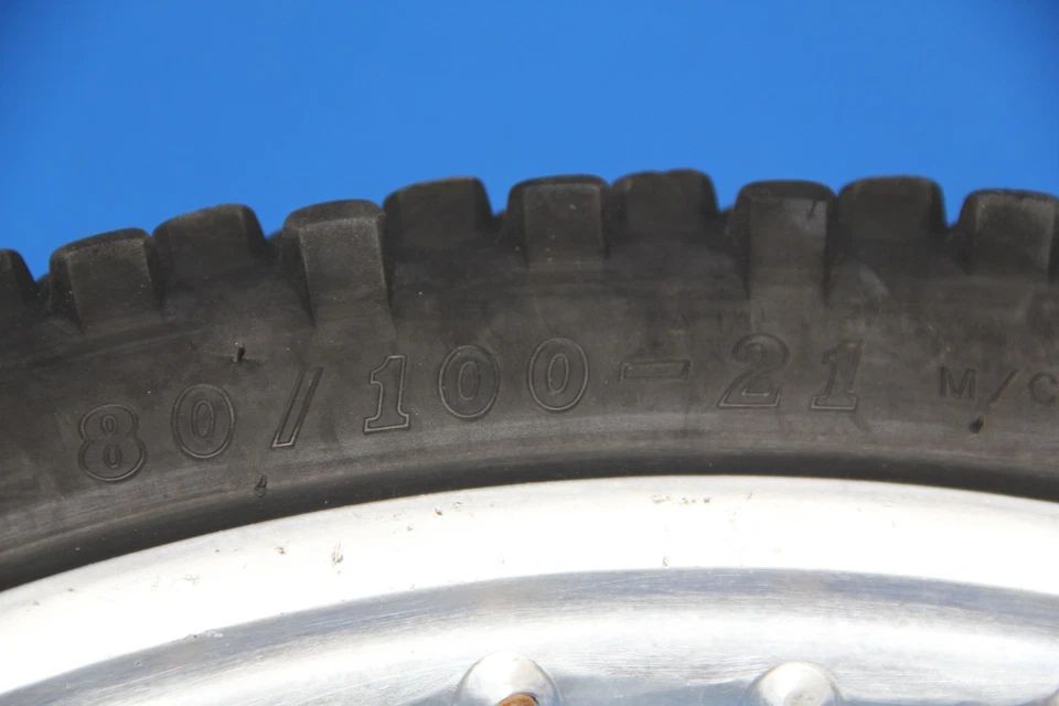 CR125R CR250R CR500R 1994 llanta delantera radios centrales buje husillo rotor neumático Foto 3 de 4