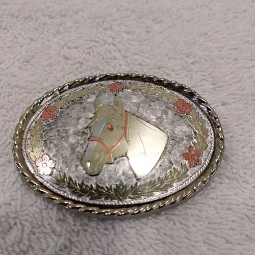 Vintage Western Style Belt Buckle Horse Themed Gold And Silver Tones 2" X 2 3/4" - Picture 2 of 7