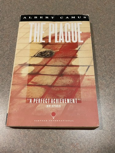 Albert Camus 4 Book Lot : The Stranger, The Fall, The Plague, First Man (TPB) - Foto 18 di 24