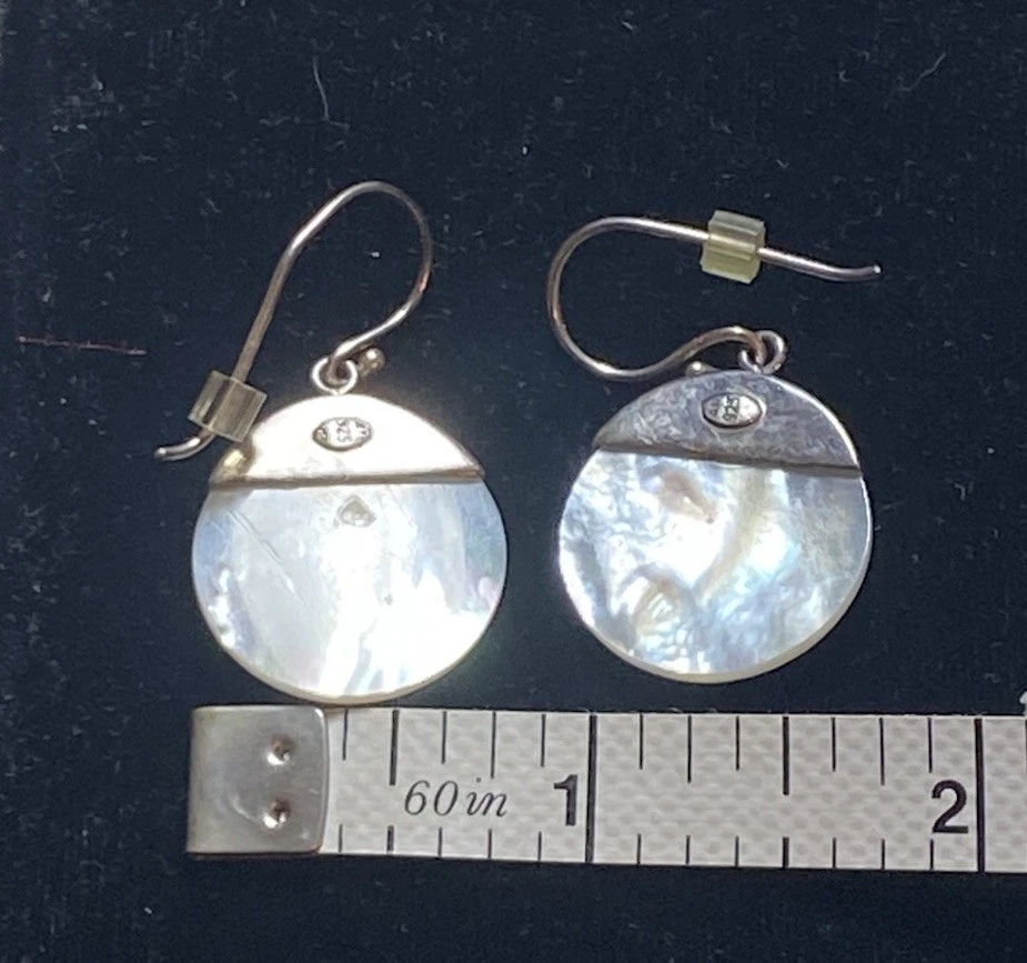 ATI 925 STERLING SILVER DRAGONFLY MOTHER OF PEARL PIERCED EARRINGS FOR GIFTING - Image 4 of 4