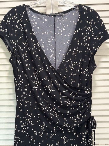 Jones Wear Dress Black/Tan Geo Wrap Front Tie Gathered Dress Size 12 Cap Sleeve - Picture 2 of 8