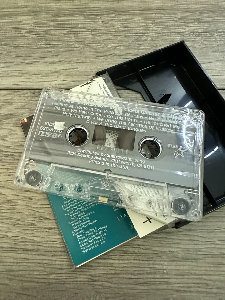 Vintage Cassette Bill Gloria Gaither A Praise Gathering Gospel 1989 USA Christia - Image 4 of 4