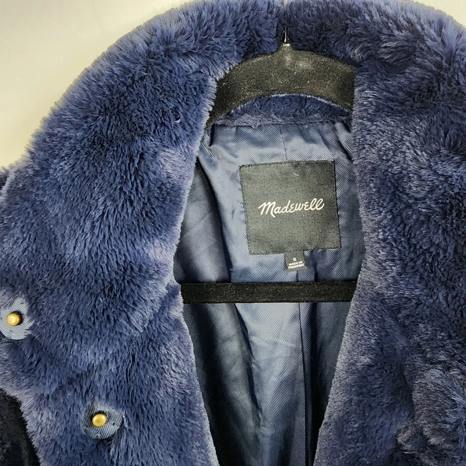 Casaco de pele sintética Madewell azul marinho, tamanho P - Imagem 2 de 3