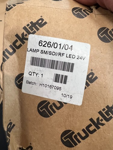 Job Lot of Truck Lorry HGV 24V Light Reflector Spares Truck-Lite etc *UC* 1234 - Picture 15 of 15