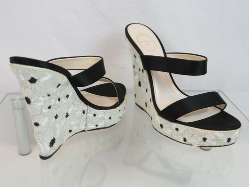 SANDALIA CUÑA PLATAFORMA FLORES PAJA BLANCO SATINADO NEGRO EMILIO PUCCI 783999 38 - Imagen 9 de 12