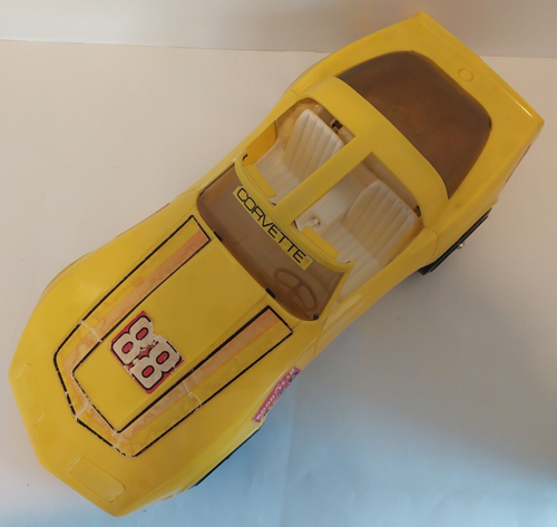 Vintage GAY TOYS INC Plastic Corvette Car Yellow ITEM 795 - Picture 4 of 16