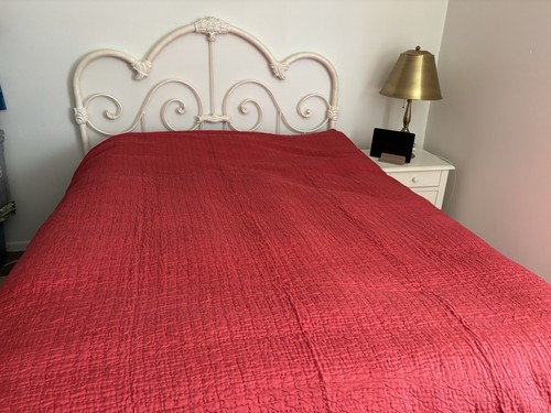 Yves Delorme King Quilt Bedspread Red Front 100% Silk/Back 100% Cotton GUC - Picture 1 of 10