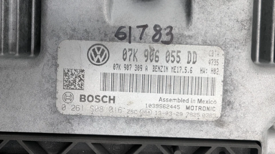 Ford Fusion Bosch ME17.5.6 2017/07K90655AD ECU 0261S08016 usado Foto 2 de 4