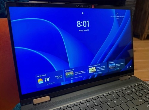 💻 Lenovo Yoga 7i 15” 2-in-1 Touchscreen Laptop – Intel i7 / 12GB / 512GB SSD - Picture 3 of 11