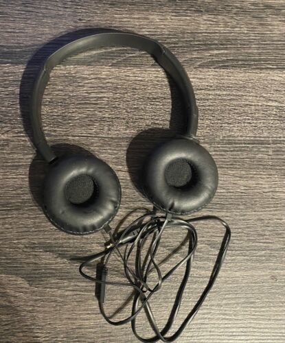 Lightweight Wired HD Stereo Headphones Over Ear Headset Earphones Adjustable - Picture 3 of 4