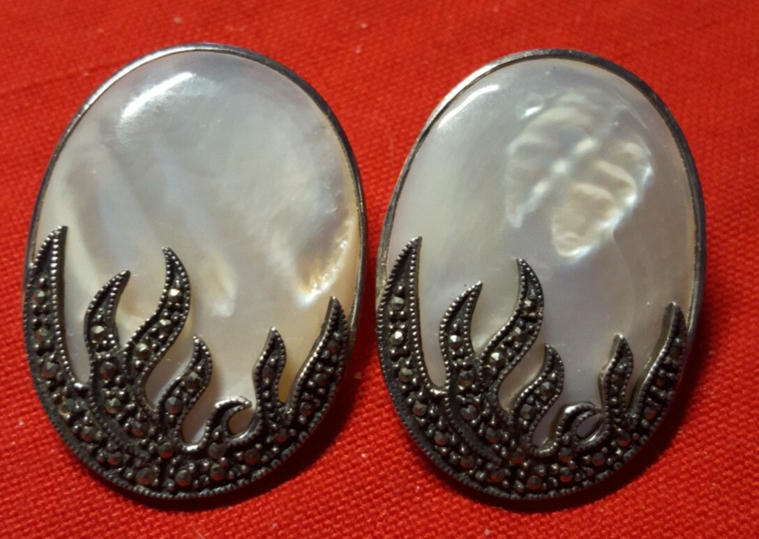 SAKS FIFTH AVENUE STERLING SILVER MOTHER OF PEARL PAVE  display picture 1
