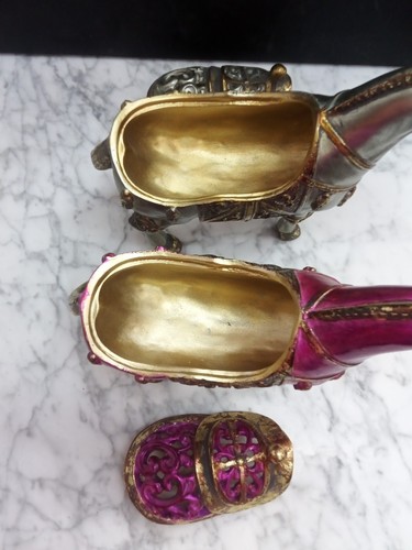 Dos hermosas cajas de baratijas en forma de caballo verde/dorado y rosa/dorado - Imagen 3 de 11