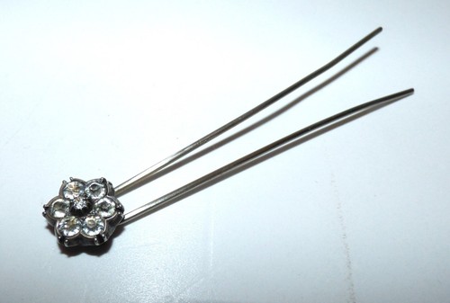 SPILLA PER CAPELLI GEORGIANA ARGENTO PASTA PUNTI NERI DECORAZIONE CAPELLI FIORE INCERNIERATA MATRIMONIO - Foto 5 di 6