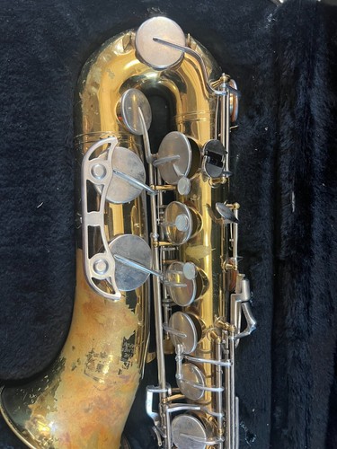 Selmer Bundy Tenor Saxophone. Need repair. Sale as Part. - Picture 2 of 11