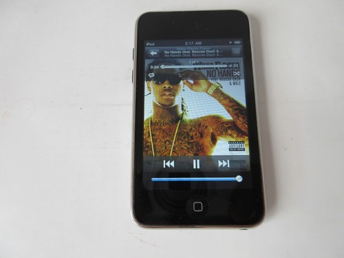 Apple iPod Touch 2nd Generation 16GB MP3 Music Player (2252songsMB531LL) - Picture 3 of 16