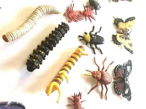 BUTTERFLIES & CATERPILLARS & BEETLES & BEES & SCORPIONS PLASTIC INSECT BULK X 23 - Picture 4 of 6
