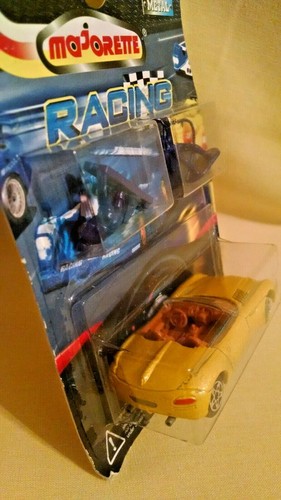DODGE CONCEPT CAR CONVERTIBLE MAJORETTE NOS YELLOW 2 MAN PIT CREW DIE CAST. - Picture 5 of 8