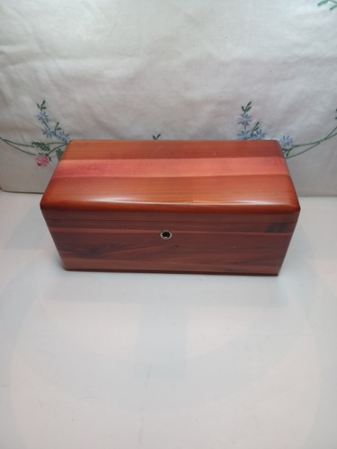 Vintage Lane Cedar Chest Mader Furniture Co Lebanon Pa Salesman Model  - Picture 1 of 10