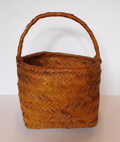Antigua cesta Mississippi Choctaw River Cane mango mediano, 11"h x 9 1/2"w - Imagen 2 de 6
