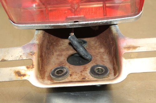 1982 Suzuki GS1100GL REAR TAIL TAILLIGHT BACK BRAKE LIGHT C400 - Picture 6 of 6