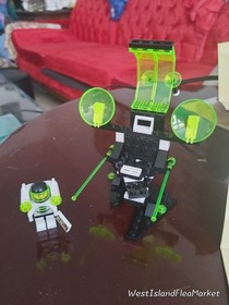 LEGO 6878 Sub Orbital Guardian 100% complete w/ Manual RETIRED (1 Part Replaced)