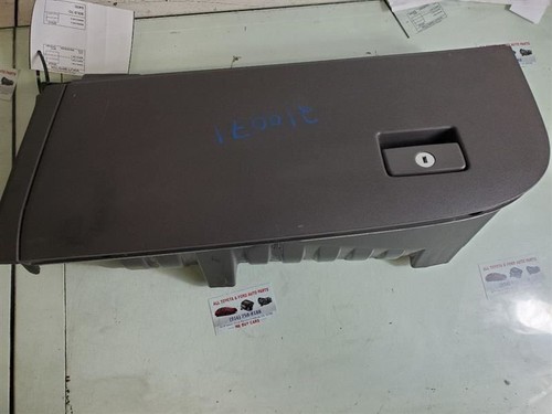 SIENNA    2013 Glove Box 10059 - Picture 4 of 12