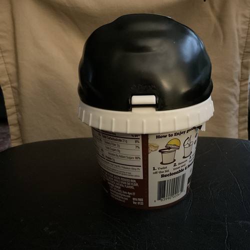 Good 2 Grow Snackers - Isabella - Chocolate - Grogu Reusable Container - Picture 3 of 5