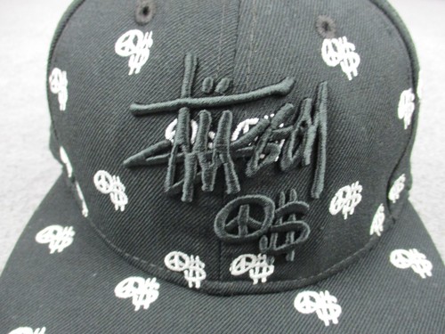 Cappello Stussy Berretto Fitted Uomo 7 3/8 Nero Nuova Era 59FIFTY Peace Dollar All Over - Foto 2 di 11