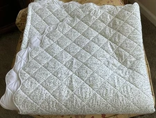  Matouk F/Q Celine Quilt w/ Scalloped Edge - White/Green Egyptian Cotton Percale