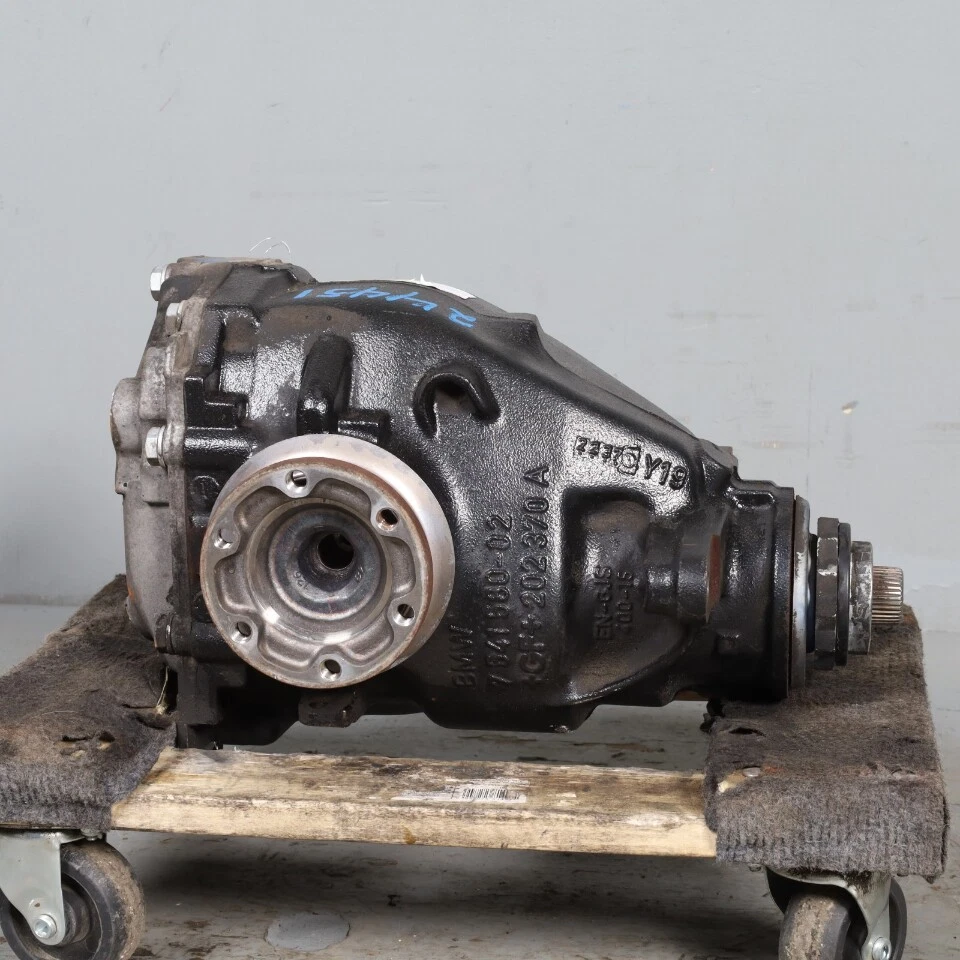 2008-2013 BMW 135i 335i Rear Axle Differential Carrier 33107572054 OEM Used - Image 4 of 4
