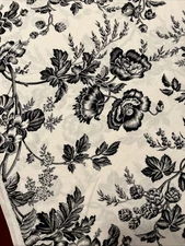 1 Yd 9" P&B Textiles More Romance Alex Anderson B&W Floral 2004 Coton Fabric 42"